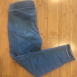 Old Navy Rockstar Frayed Hem Jegging